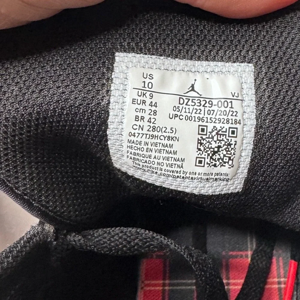 Jordan 1 Mid SE Tartan Swoosh Mens 10 Black Sesame Fire Red DZ5329-001